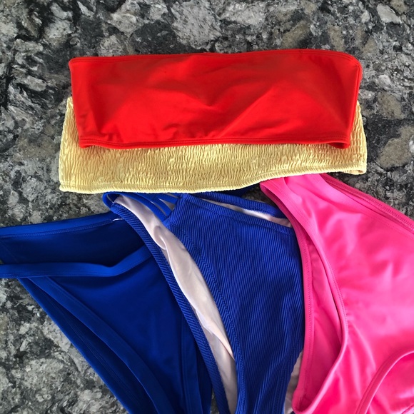 Bikinis - Picture 3 of 5